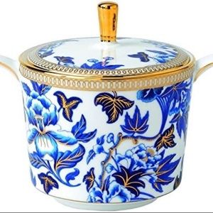 NEW- Wedgwood Hibiscus Sugar Bowl